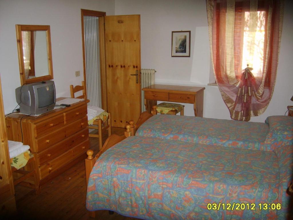 Antico Albergo Sant'Antonio Fonzaso Habitación foto