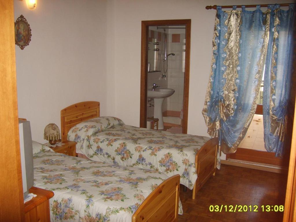 Antico Albergo Sant'Antonio Fonzaso Habitación foto