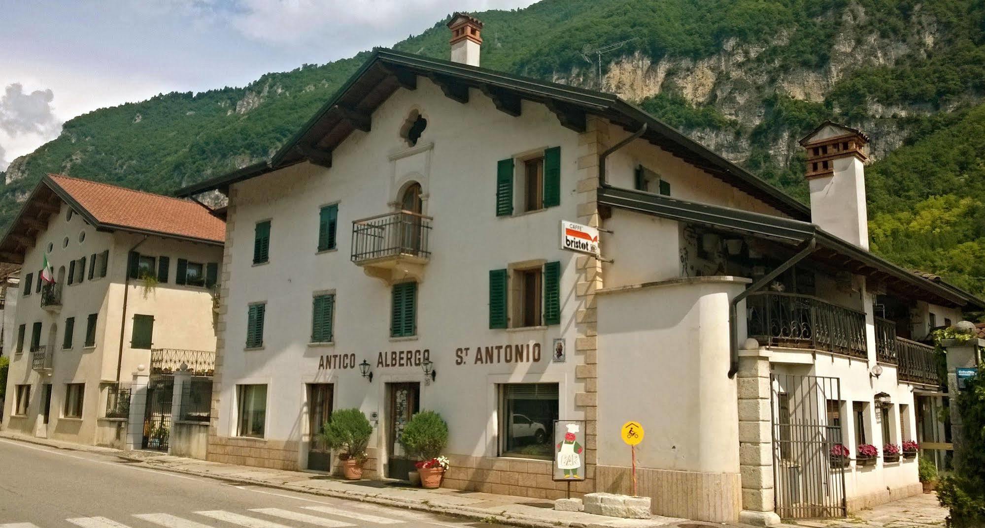 Antico Albergo Sant'Antonio Fonzaso Exterior foto